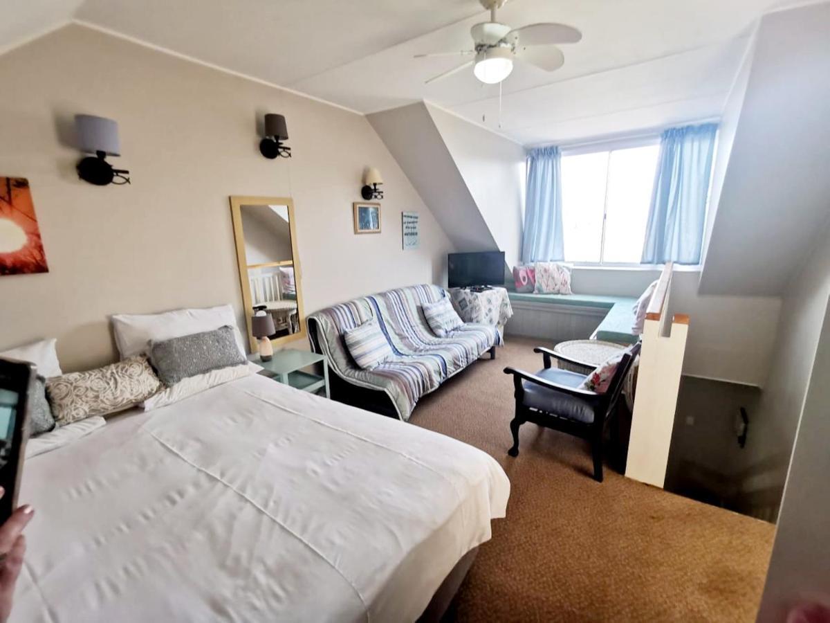 The Coelacanth Guest House And Beach Thyme Self Catering Kiddʼs Beach Kültér fotó