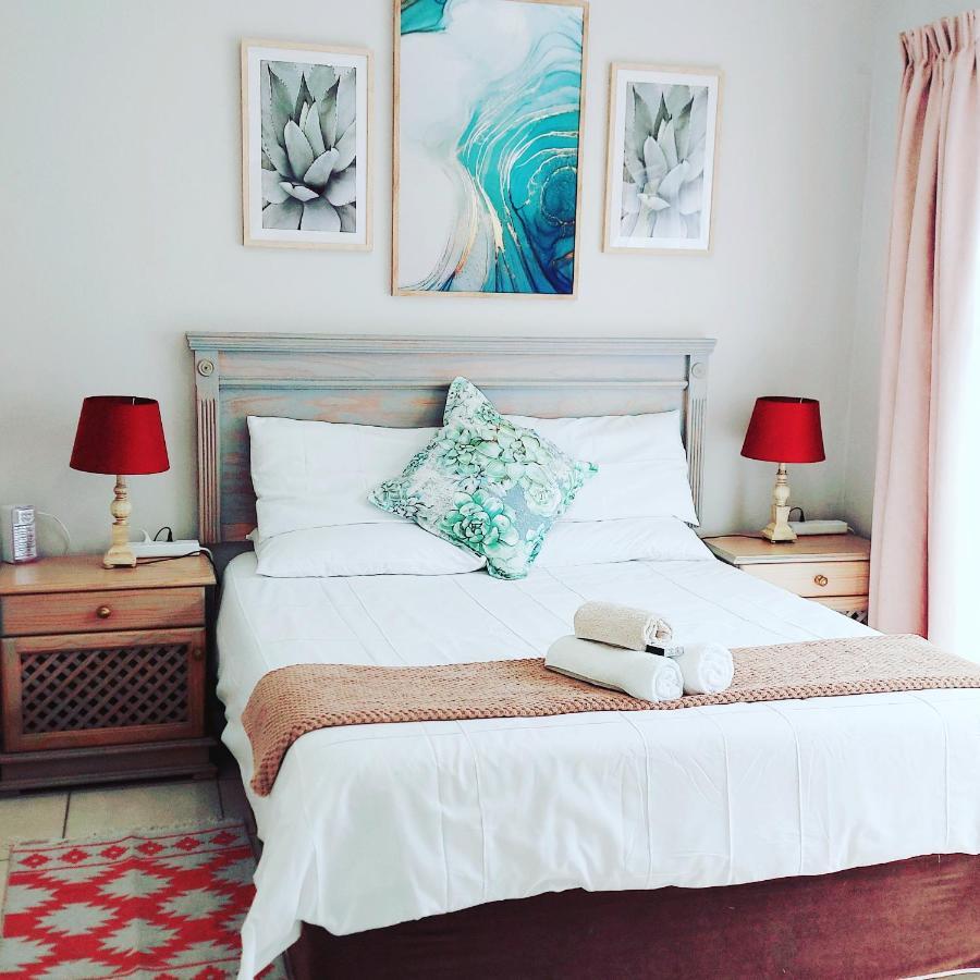 The Coelacanth Guest House And Beach Thyme Self Catering Kiddʼs Beach Kültér fotó