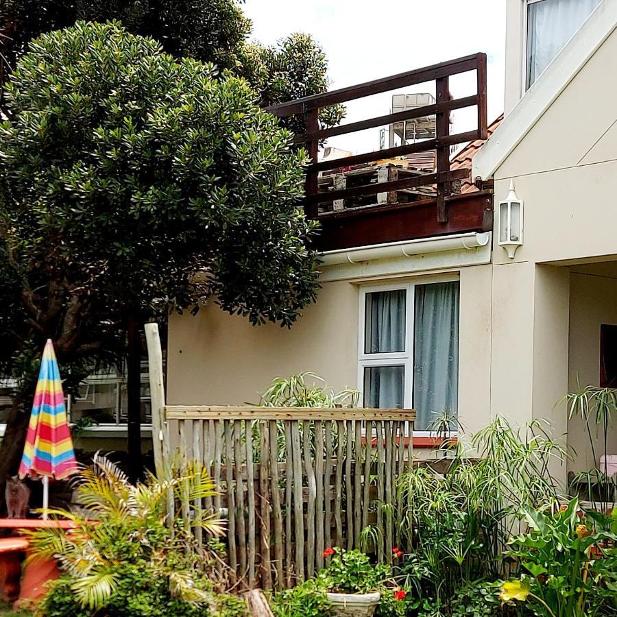 The Coelacanth Guest House And Beach Thyme Self Catering Kiddʼs Beach Kültér fotó