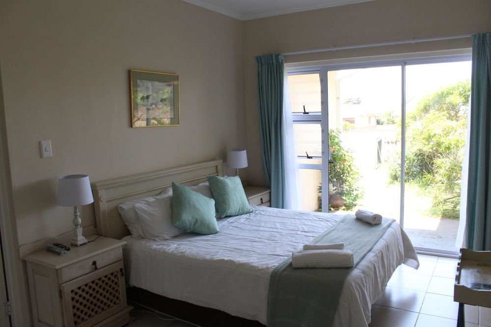 The Coelacanth Guest House And Beach Thyme Self Catering Kiddʼs Beach Kültér fotó